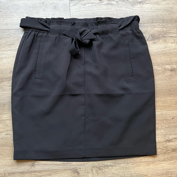 Black Above the Knee Mini Pencil Skirt - Picture 1 of 4